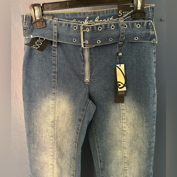 NWT Derek Heart Bootcut Mid Rise Jeans Size 5 - Picture 2 of 7